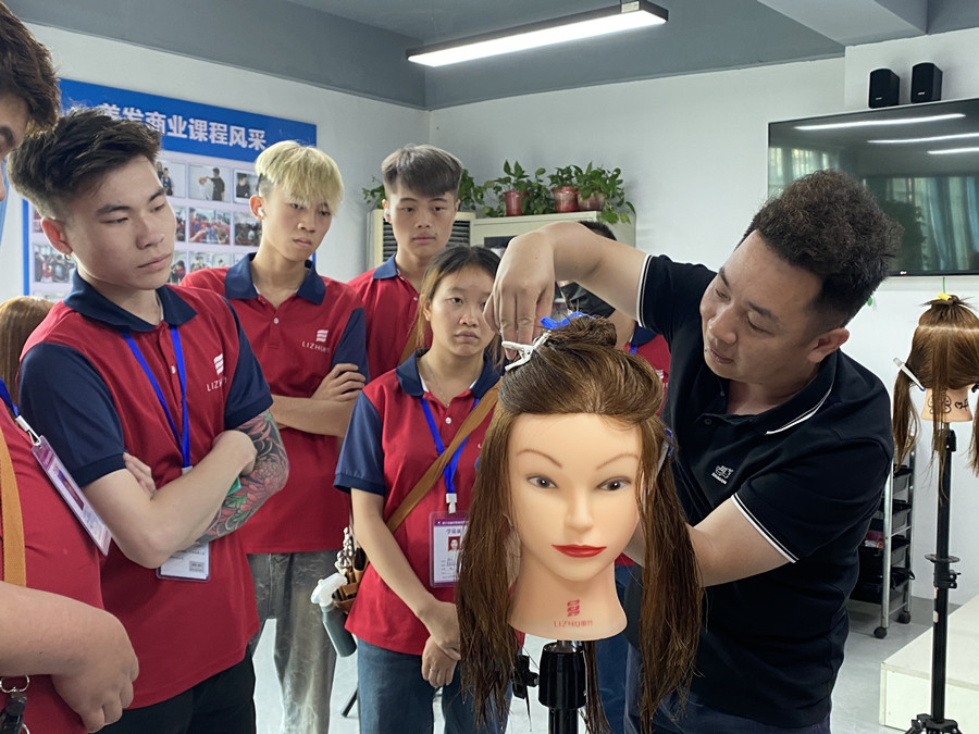 女士發(fā)尾分為哪幾類(lèi)？廣西女士造型分享